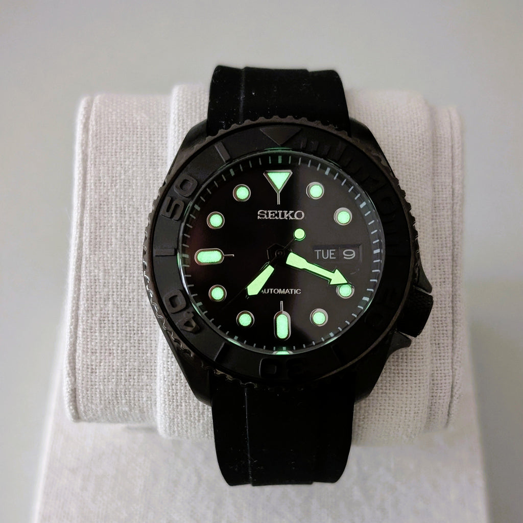 Seiko MOD Diver Black/Red 40mm Automatic